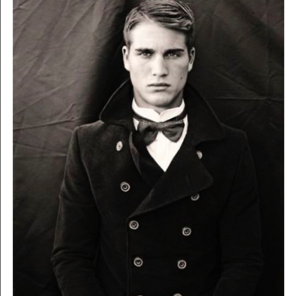 Meet your Posher, Holly - Picture 2 of 16